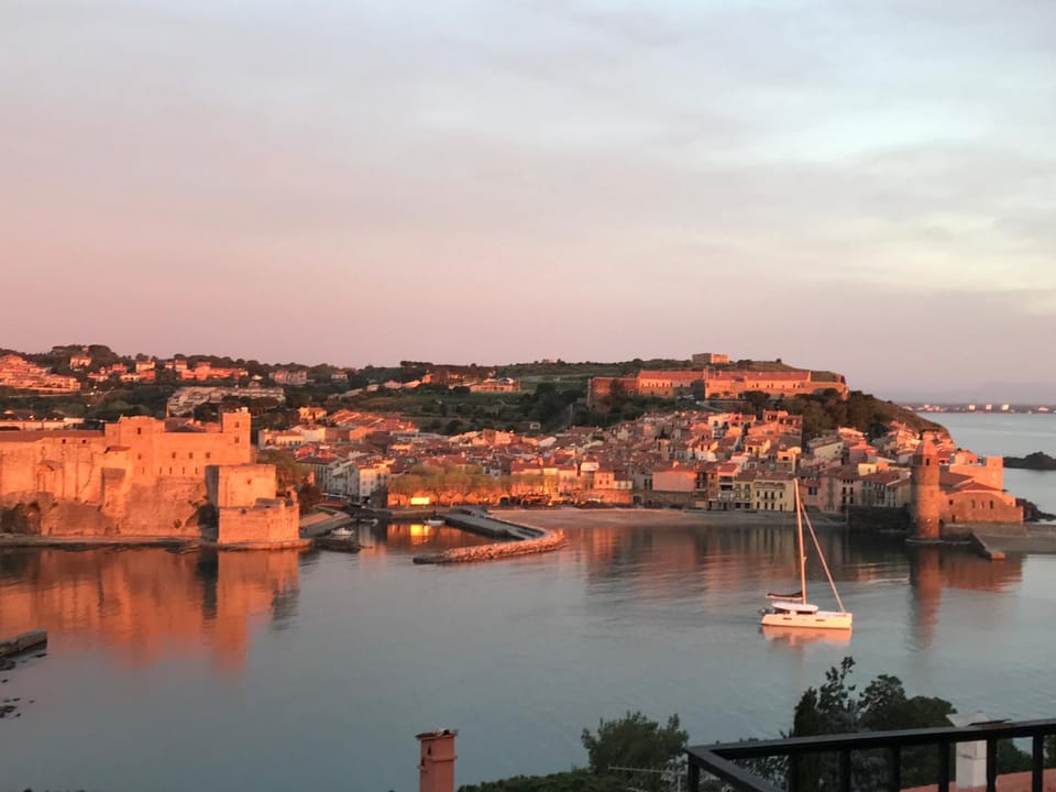 Nearby landmark, Natural landscape, View (from property/room), Sea view, Sunrise