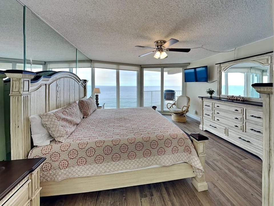 Shores Club 703 Apartment in Daytona Beach Shores