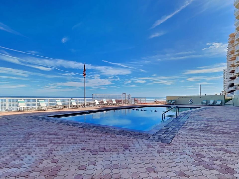 Shores Club 703 Apartment in Daytona Beach Shores