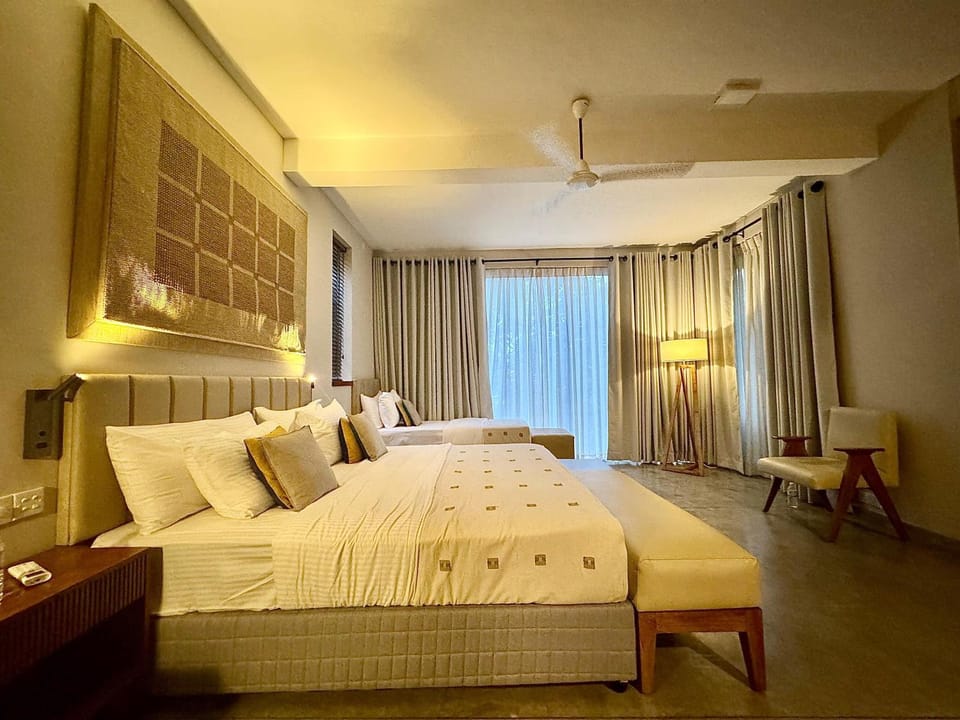 Bed, Living room, Photo of the whole room, Bedroom