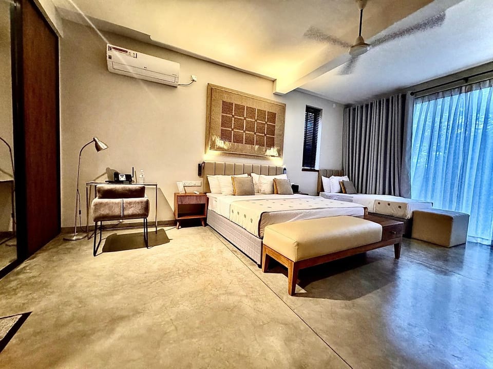 Bed, Living room, Photo of the whole room, Bedroom
