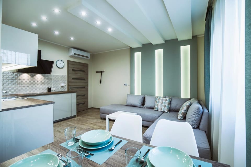 Kitchen or kitchenette, Living room