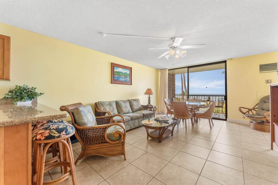 Balcony/Terrace, Living room, Seating area, Sea view