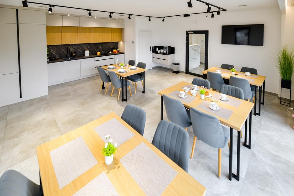 Kitchen or kitchenette, Kitchen or kitchenette