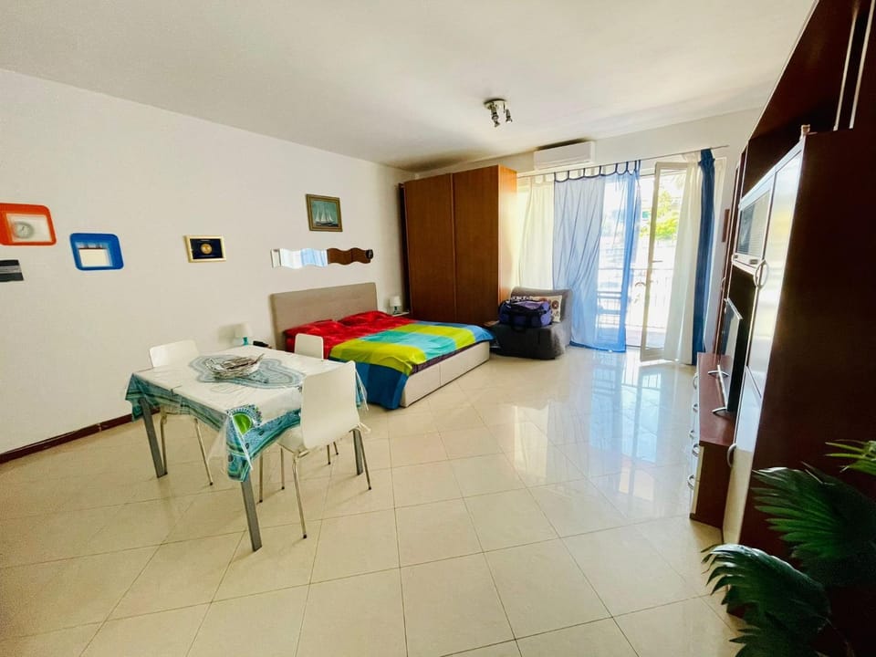 AIRPORT HOUSE MARIEl Apartment in Genoa