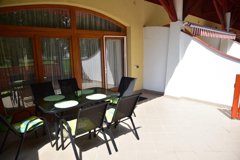 Bremi Apartman Fonyódliget House in Hungary