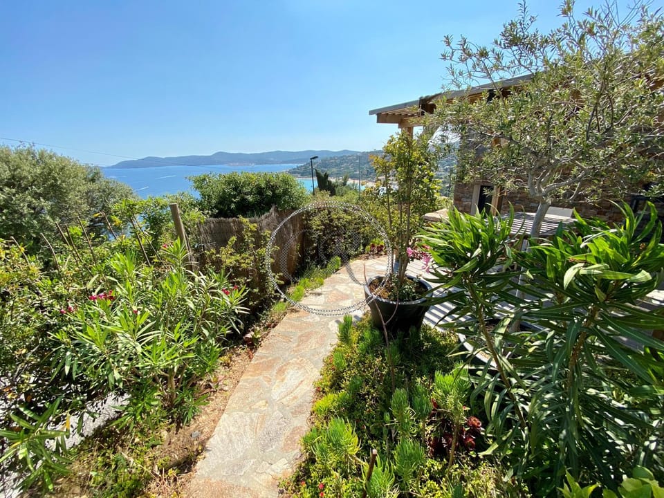 T2 standing 800m de la plage de St Clair Apartment in Le Lavandou