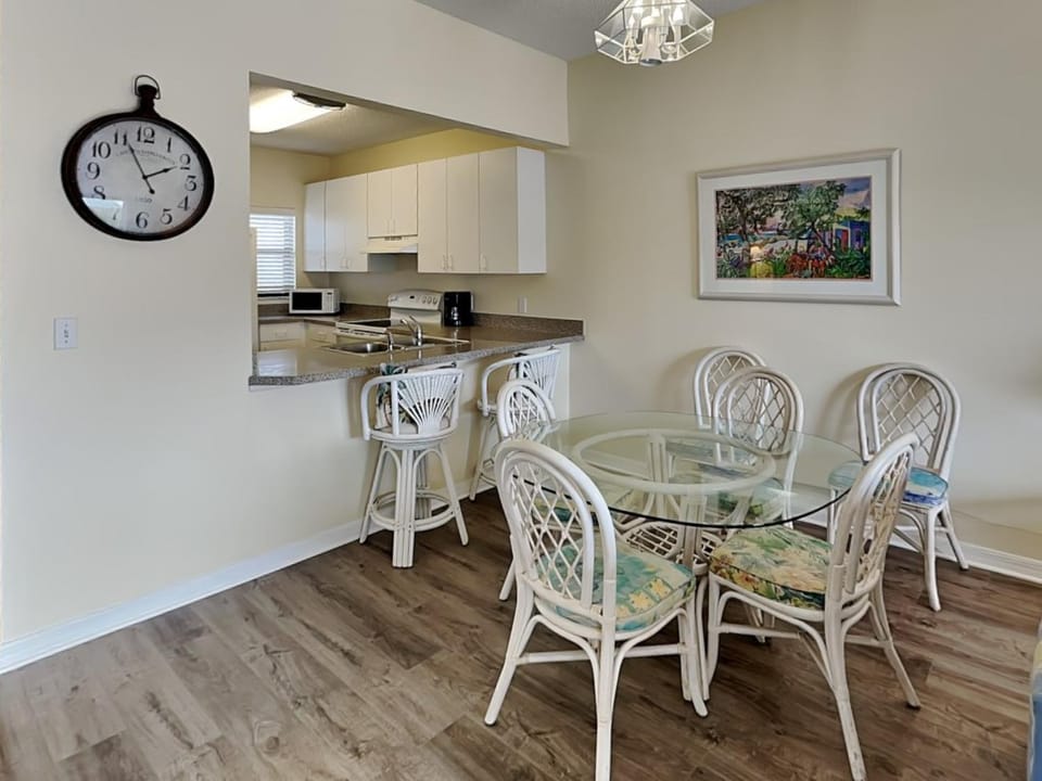 Kitchen or kitchenette, Seating area, Dining area, furniture, microwave