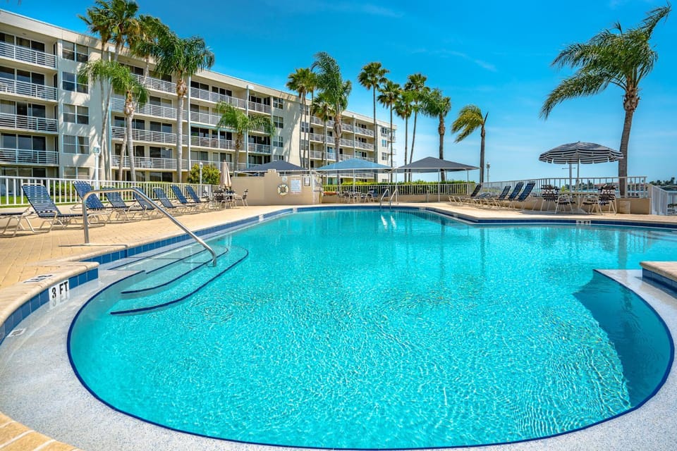 Property building, Patio, Garden, Seating area, Swimming pool