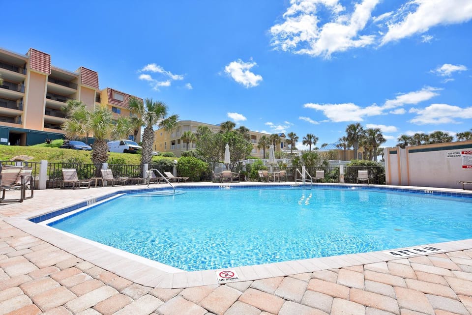 Property building, Garden, Seating area, Swimming pool