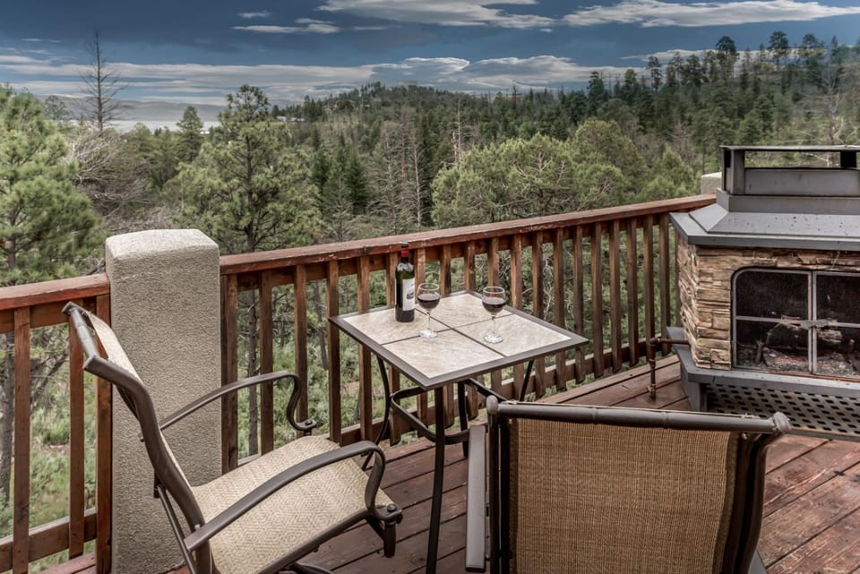 Natural landscape, Garden, Balcony/Terrace, Seating area