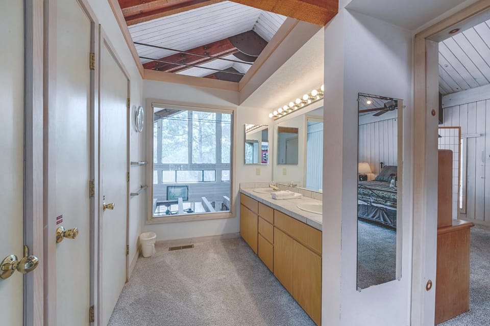 Bed, Bathroom, Bedroom