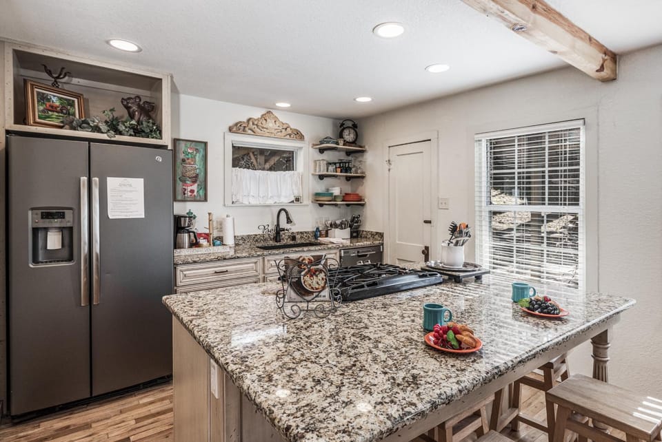 Kitchen or kitchenette, stove, kitchen