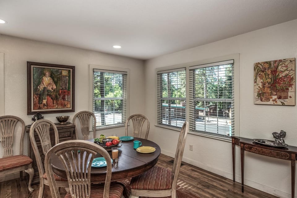 Dining area, furniture