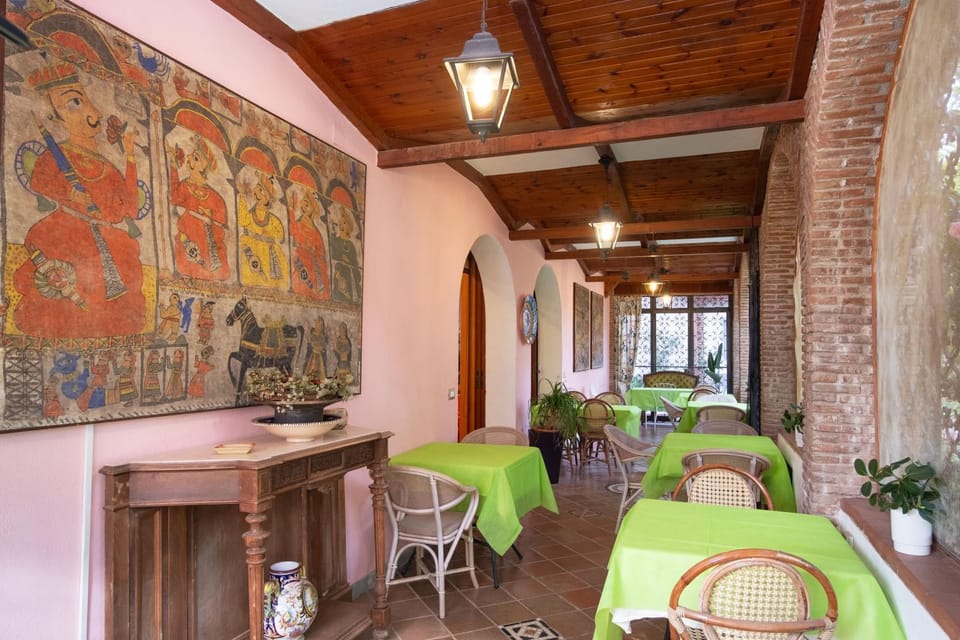 Patio, Day, Decorative detail, Time of day, furniture