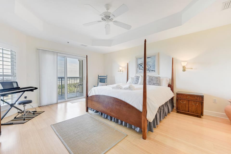 Bed, Balcony/Terrace, Bedroom