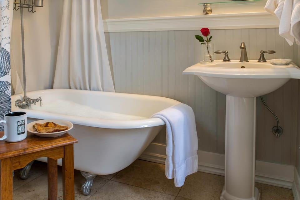 Bathroom, Bath