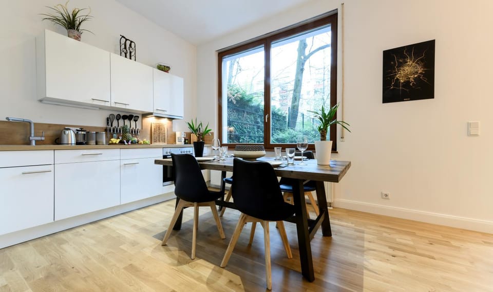 Coffee/tea facilities, Kitchen or kitchenette, Dining area, dishwasher, pet friendly, stove, kitchen
