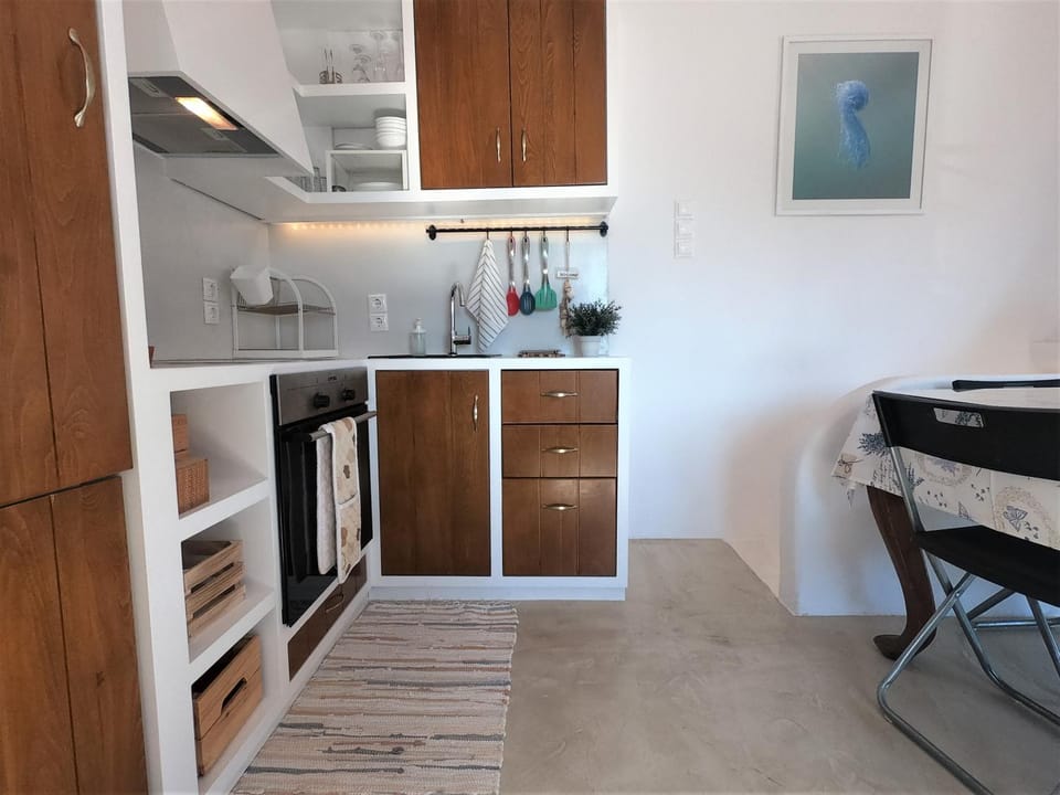 Nearby landmark, Restaurant/places to eat, Neighbourhood, Natural landscape, Summer, Coffee/tea facilities, Balcony/Terrace, Kitchen or kitchenette, Living room, Seating area, Dining area, On site, Sunset