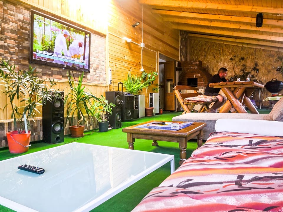 Day, Summer, Balcony/Terrace, On site