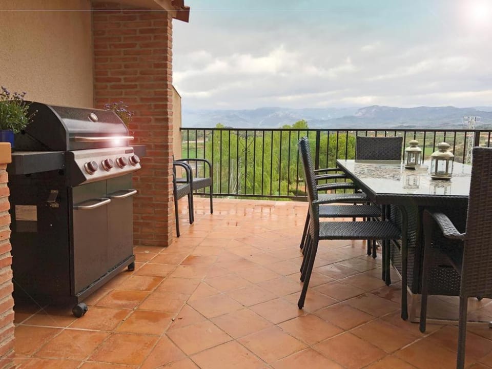 BBQ facilities, Balcony/Terrace