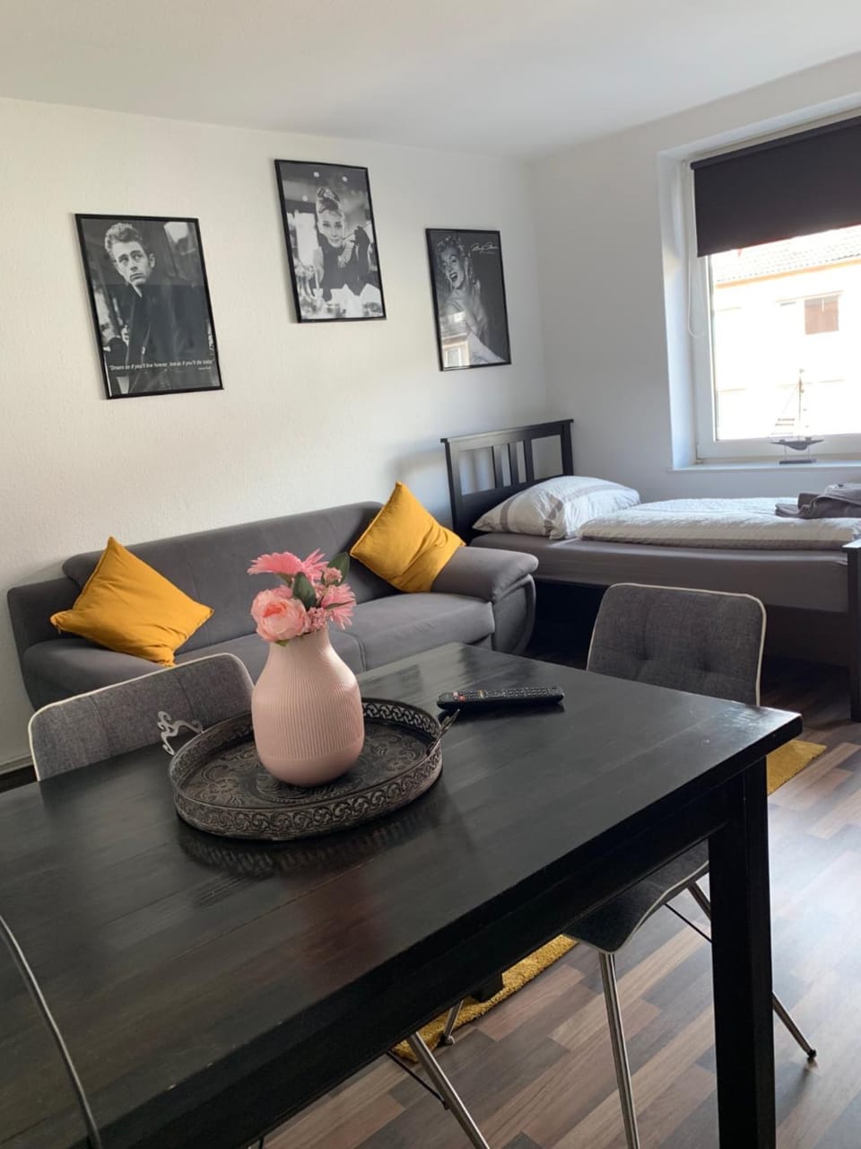 TV and multimedia, Living room, Seating area, Dining area, Bedroom