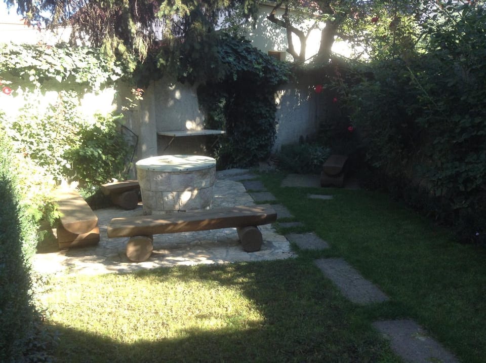 BBQ facilities, Garden