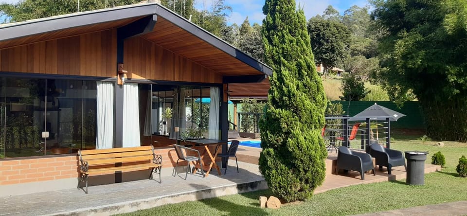Property building, Patio, Spring, Day, Garden, Garden view