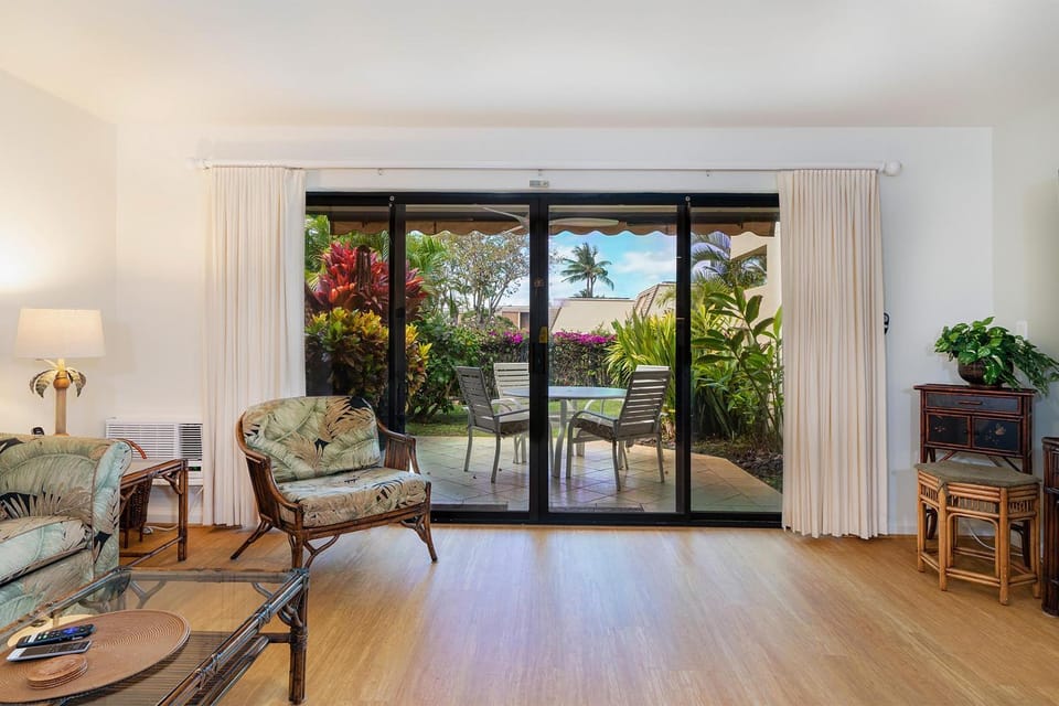 Maui Kamaole J-104 - Private Lanais, Split AC House in Wailea