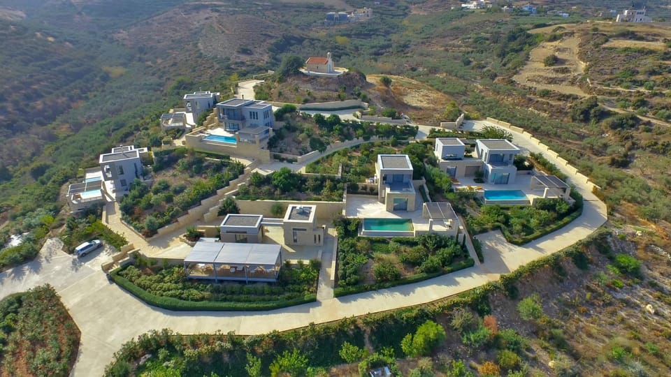 Property building, Day, Neighbourhood, Natural landscape, Bird's eye view, View (from property/room)