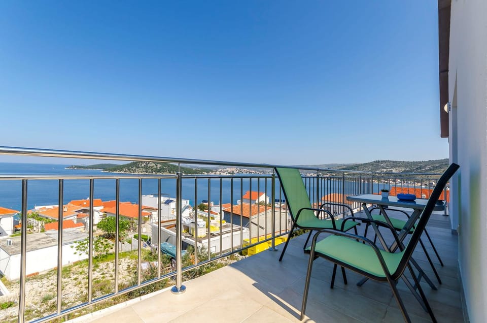 Day, View (from property/room), Balcony/Terrace, Seating area, Sea view
