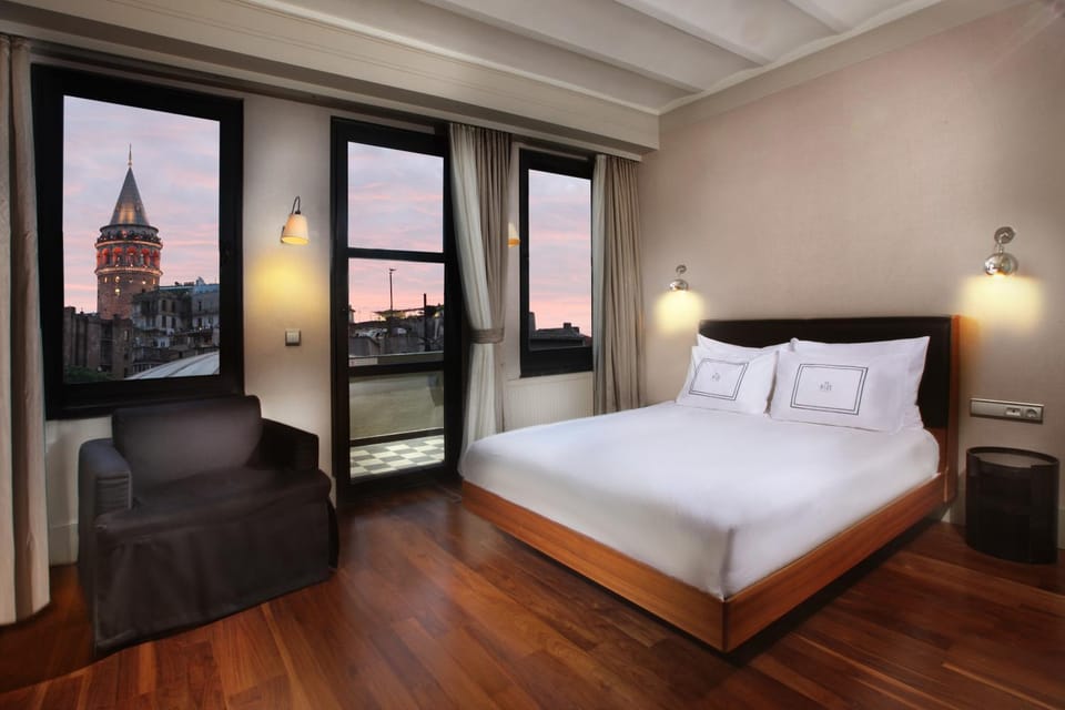 Nearby landmark, Bed, Photo of the whole room, Bedroom