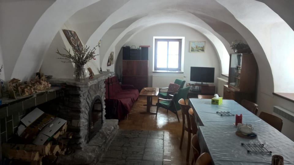 Communal lounge/ TV room