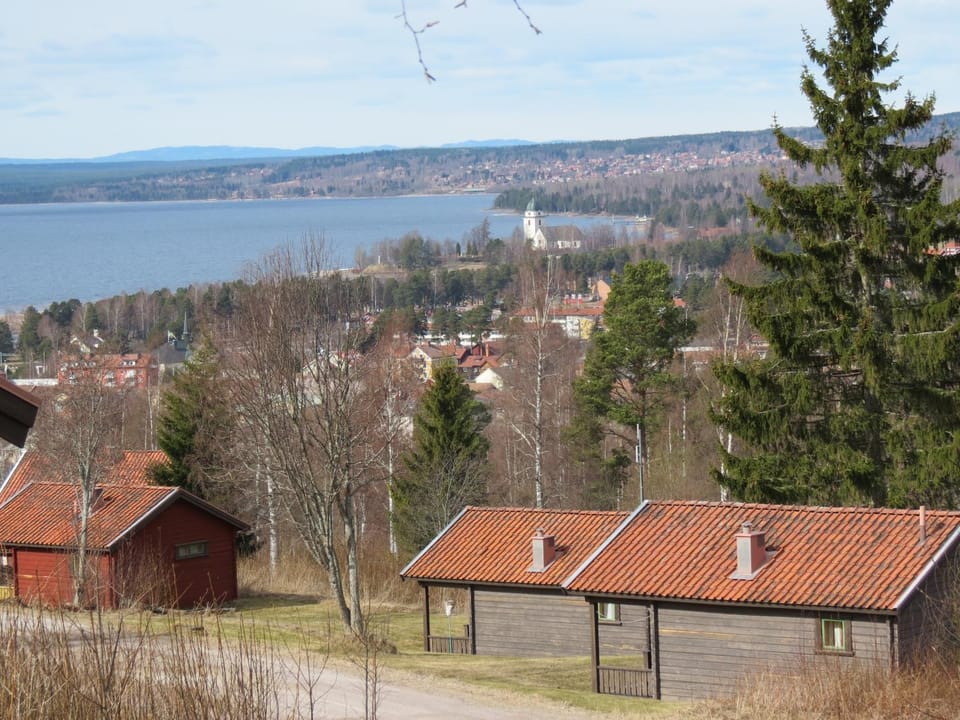 Facade/entrance, City view, Lake view