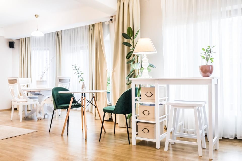 Living room, Lounge or bar, Dining area, Internal: Not applicable to any particular room
