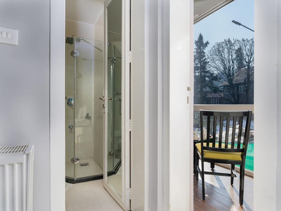 Shower, Bathroom, Balcony/Terrace