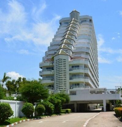 Rayong Condochain 325 Apartment in Phe