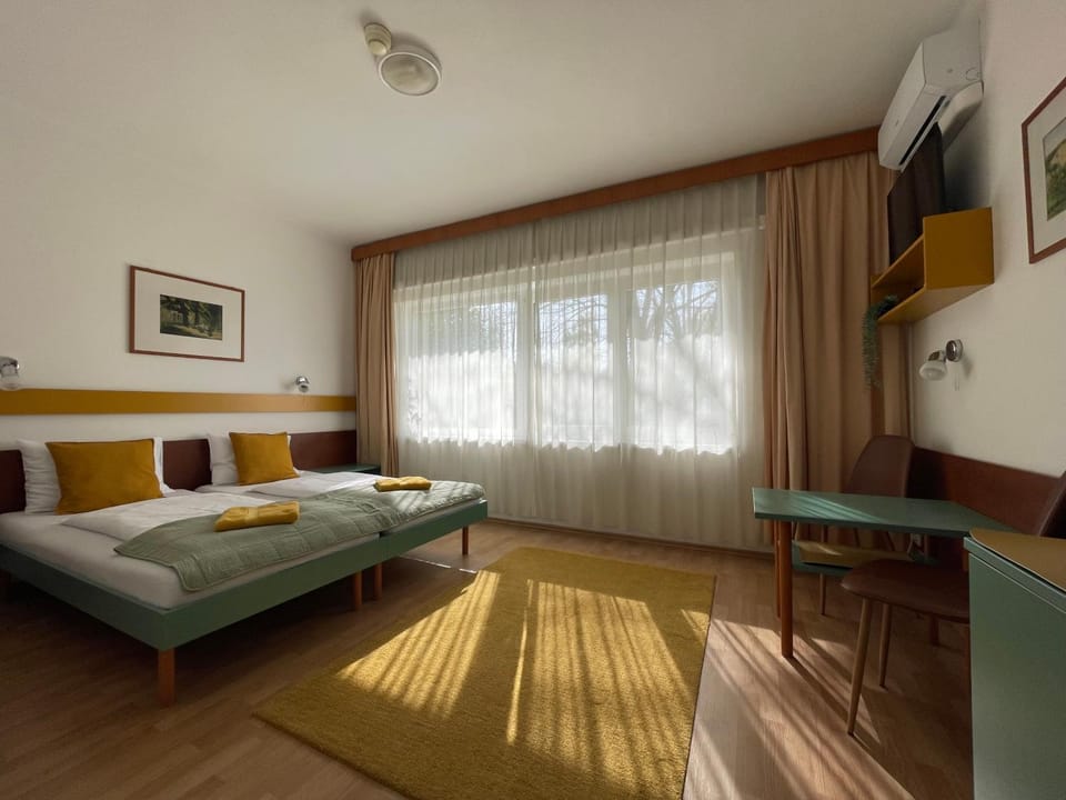 Hello Balcsi Apartmanház Bed and Breakfast in Hungary
