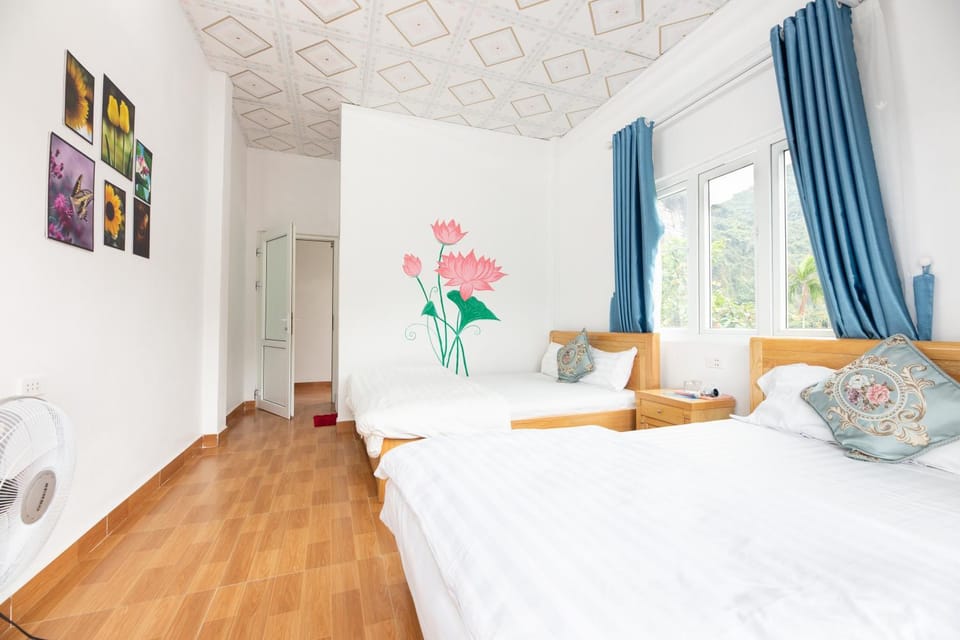 Bed, Living room, Photo of the whole room, Bedroom