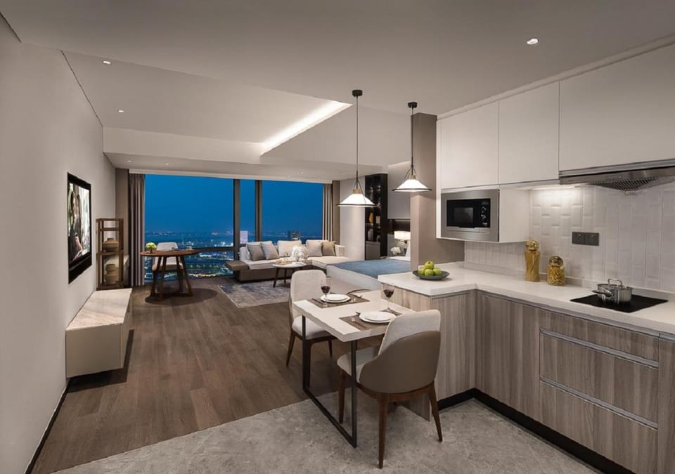 Kitchen or kitchenette, Dining area, Communal kitchen