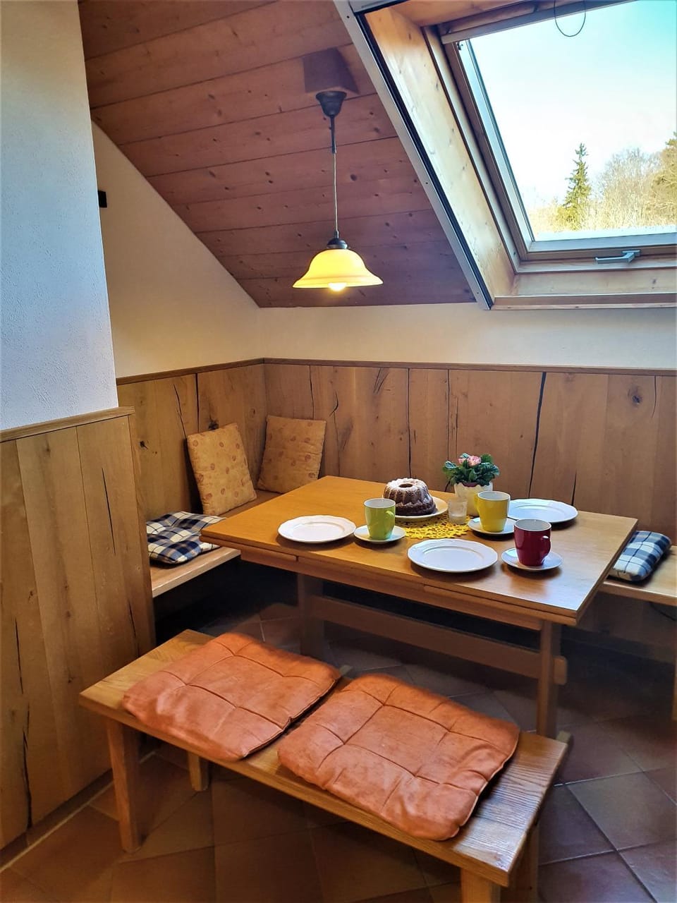 Food and drinks, Dining area, Food
