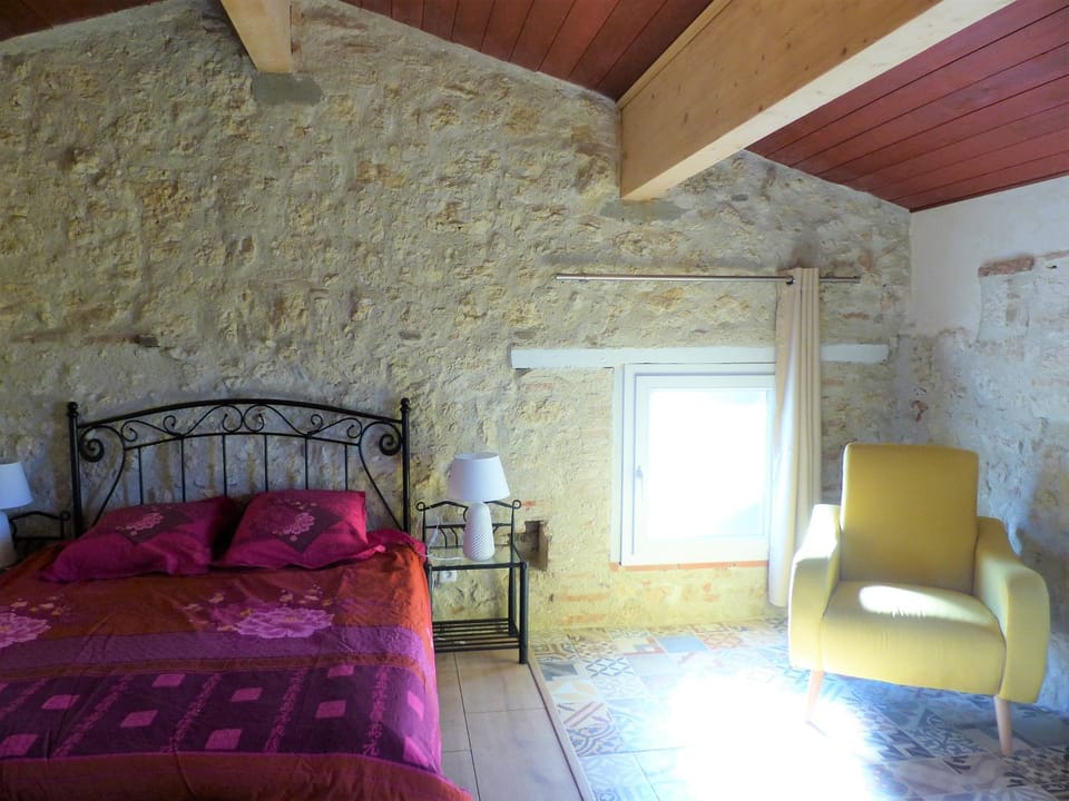 Au Clair De Loup Bed and Breakfast in Occitanie
