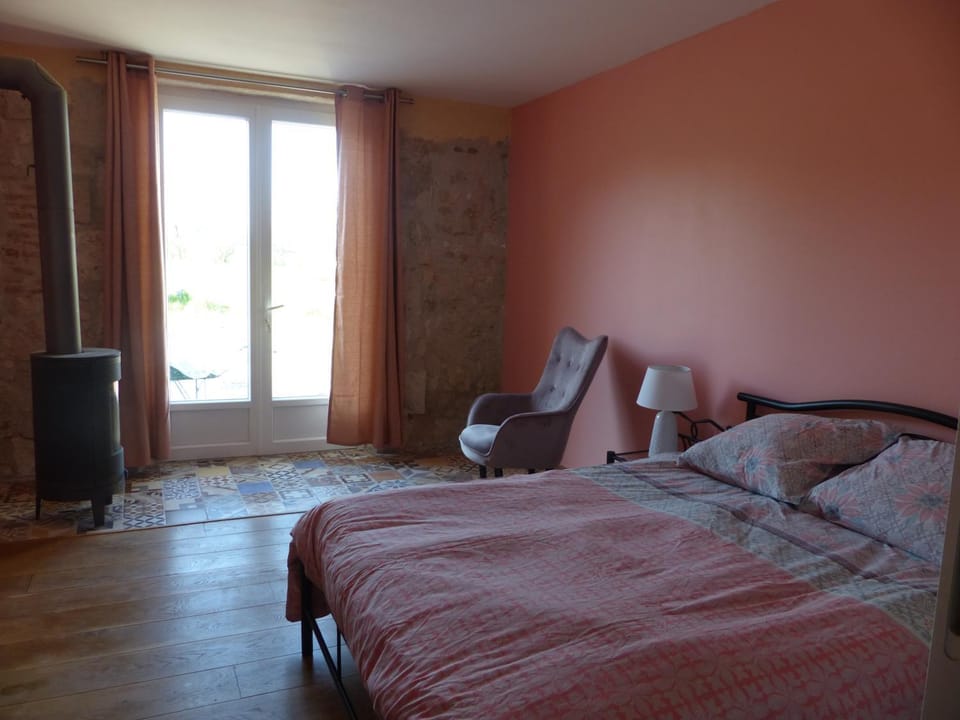 Au Clair De Loup Bed and Breakfast in Occitanie