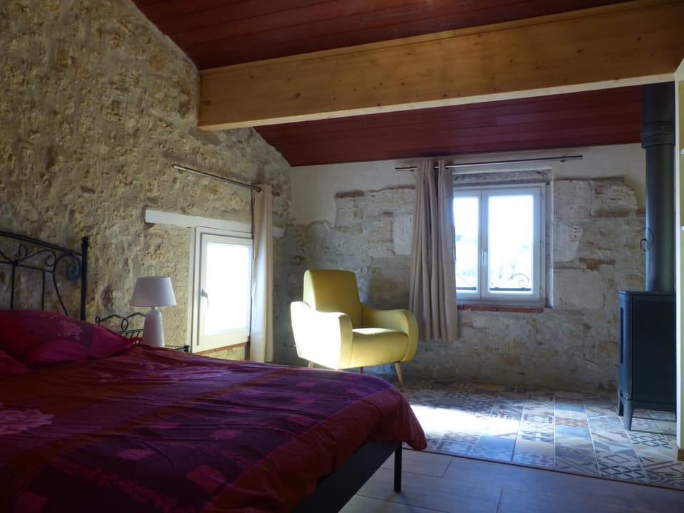 Au Clair De Loup Bed and Breakfast in Occitanie