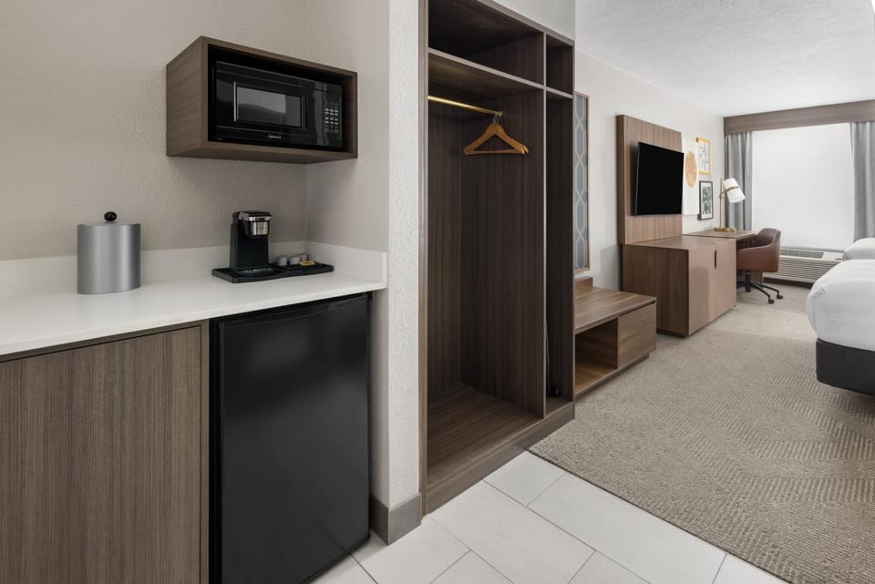 TV and multimedia, microwave, minibar