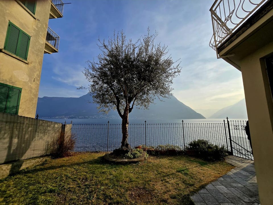 DELICIOUS APARTMENT ON LAKESIDE Apartment in Tremezzina