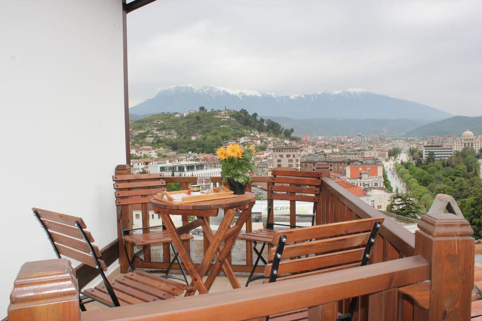 Patio, Balcony/Terrace, City view, Garden view, Landmark view, Mountain view, Street view, Quiet street view
