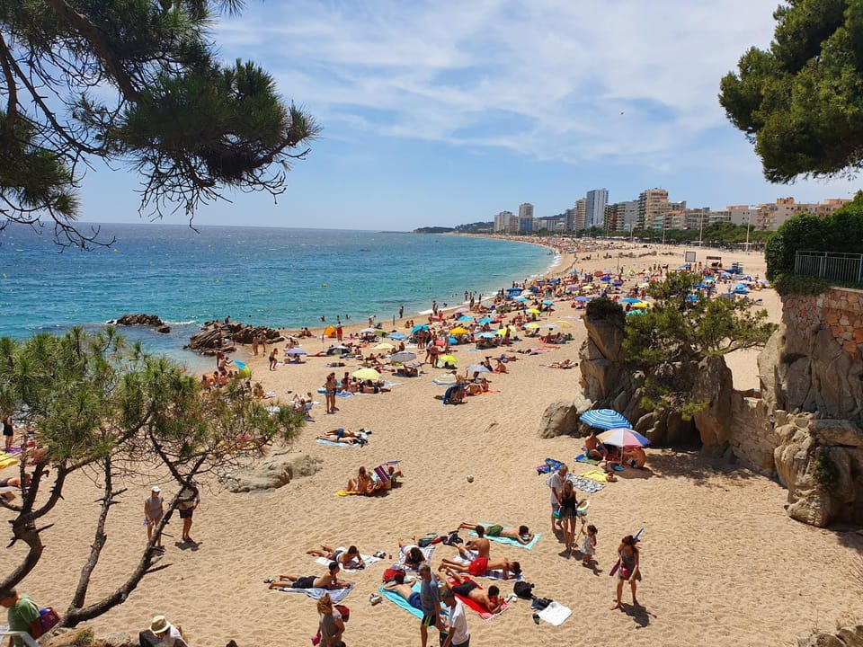 Faro SOLO para MUJERES Hostel in Platja d'Aro