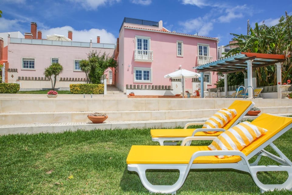 Property building, Patio, Garden, Garden view, Pool view, Swimming pool, sunbed