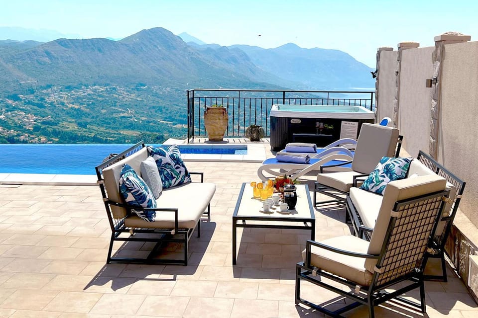 Day, Hot Tub, Balcony/Terrace, Seating area, Mountain view, Pool view, Sea view, Swimming pool